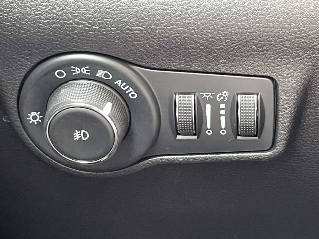 Certified 2025 Jeep Compass Trailhawk AWD/4WD image 28