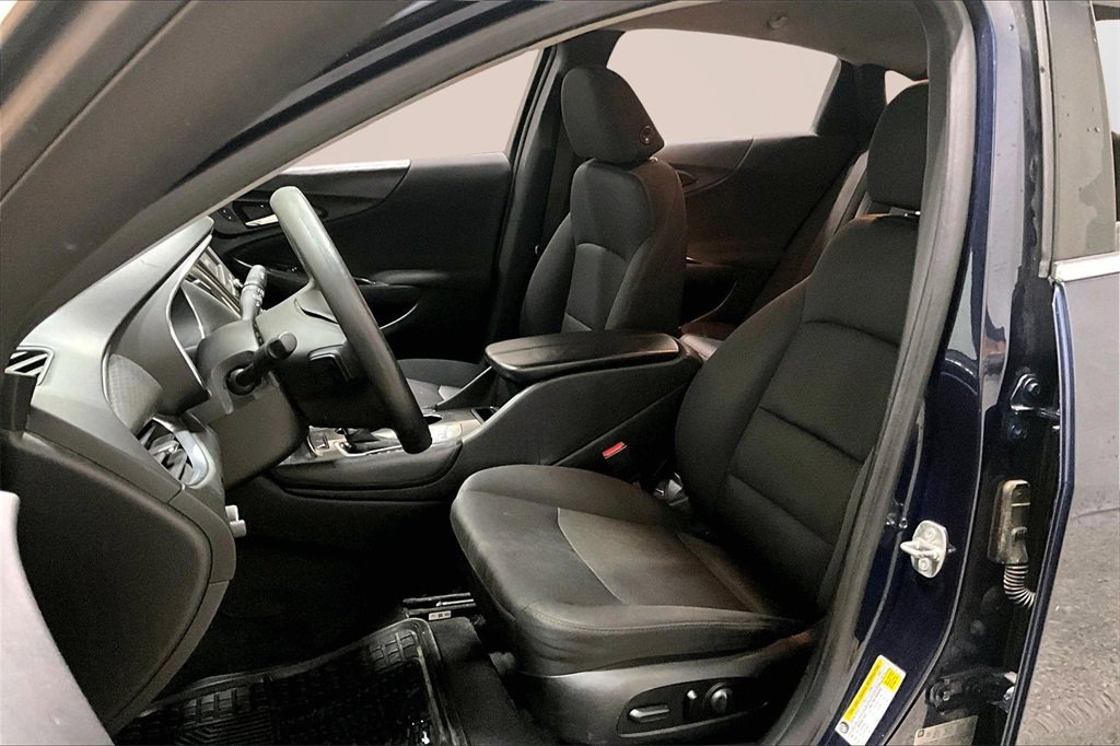 Used 2016 Chevrolet Malibu LT image 21