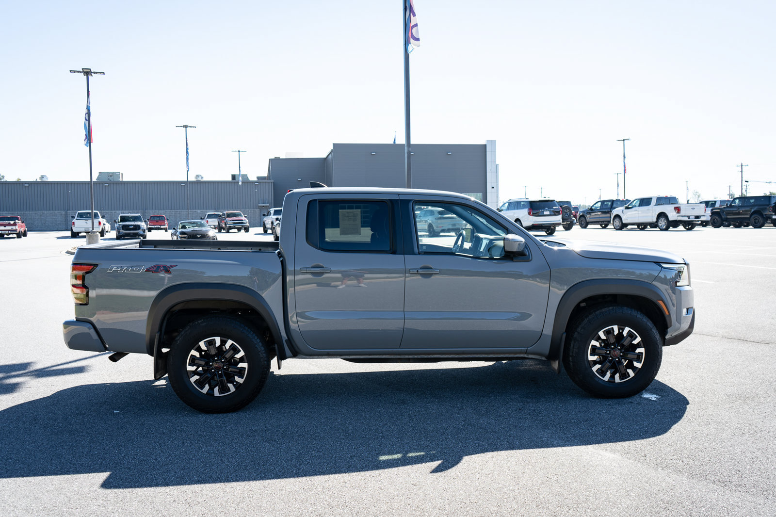 Used 2024 Nissan Frontier PRO-4X w/ Off-Road Protection Package AWD/4WD image 11