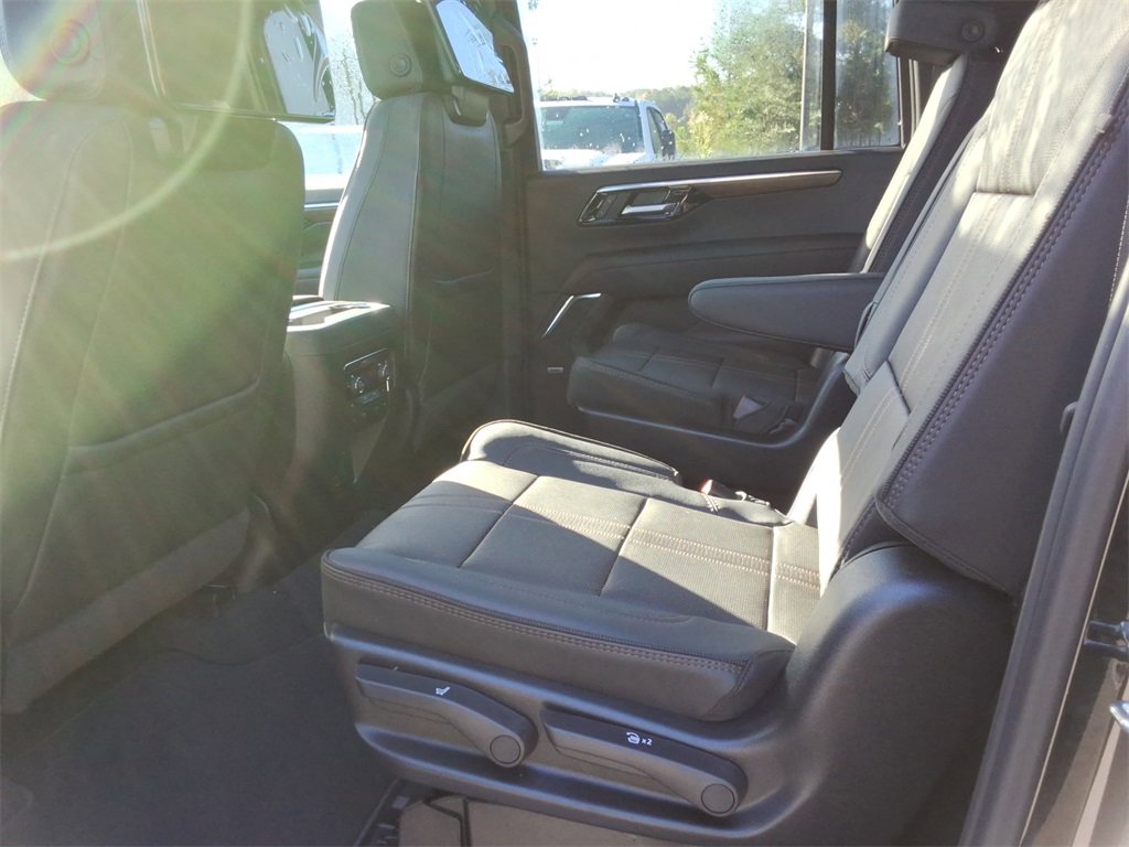 New 2026 Chevrolet Suburban High Country image 19