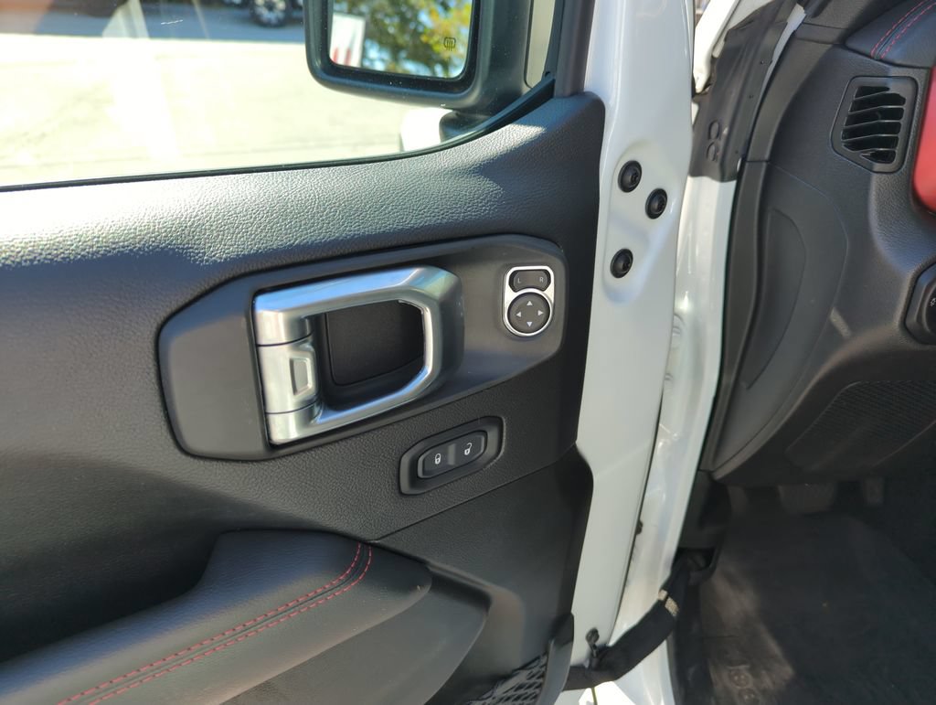 Used 2023 Jeep Gladiator Rubicon w/ Cold Weather Group AWD/4WD image 18