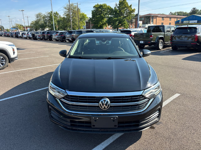 Used 2024 Volkswagen Jetta SE FWD image 5