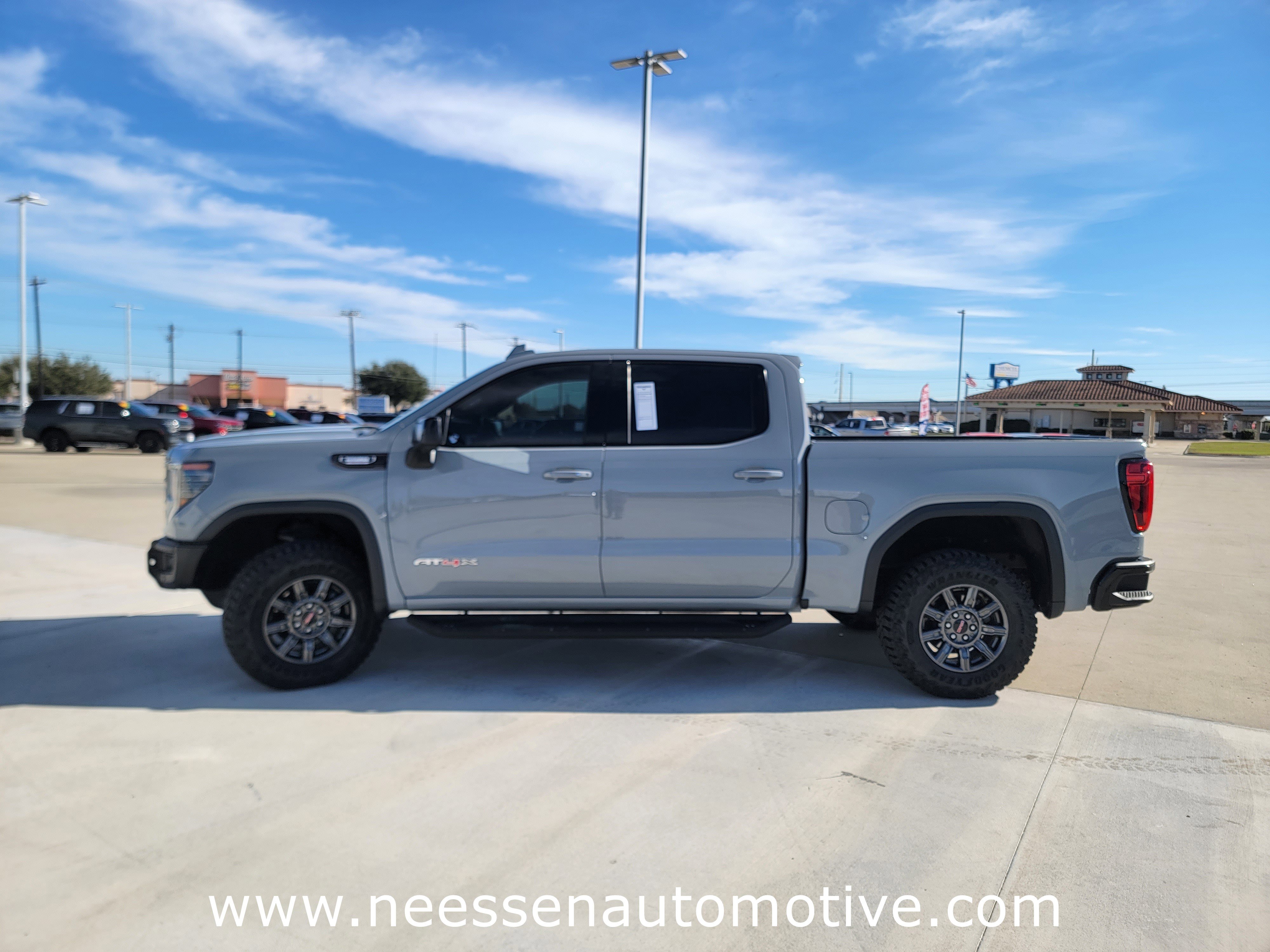 Used 2024 GMC Sierra 1500 AT4X image 4