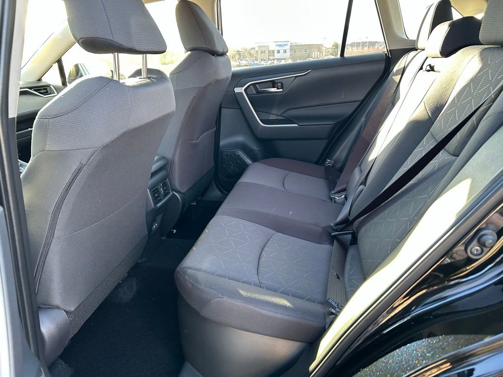 Used 2025 Toyota RAV4 XLE image 16