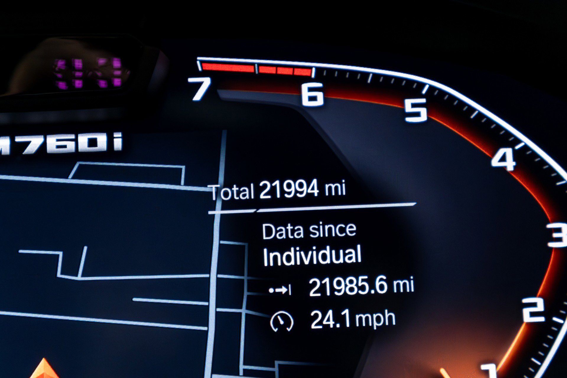 Used 2022 BMW M760i xDrive image 10