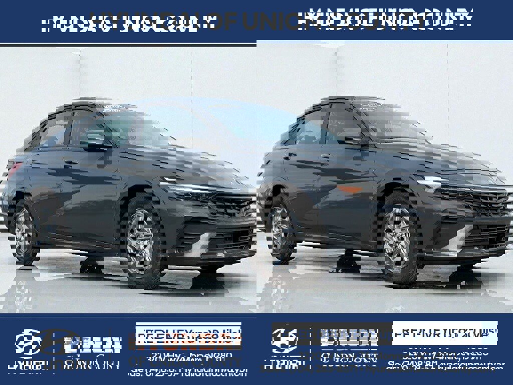 Certified 2025 Hyundai Elantra SE w/ Cargo Package