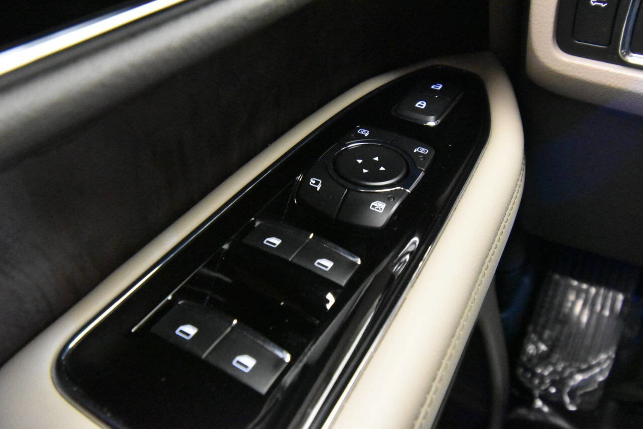 Used 2022 Lincoln Navigator Reserve image 35