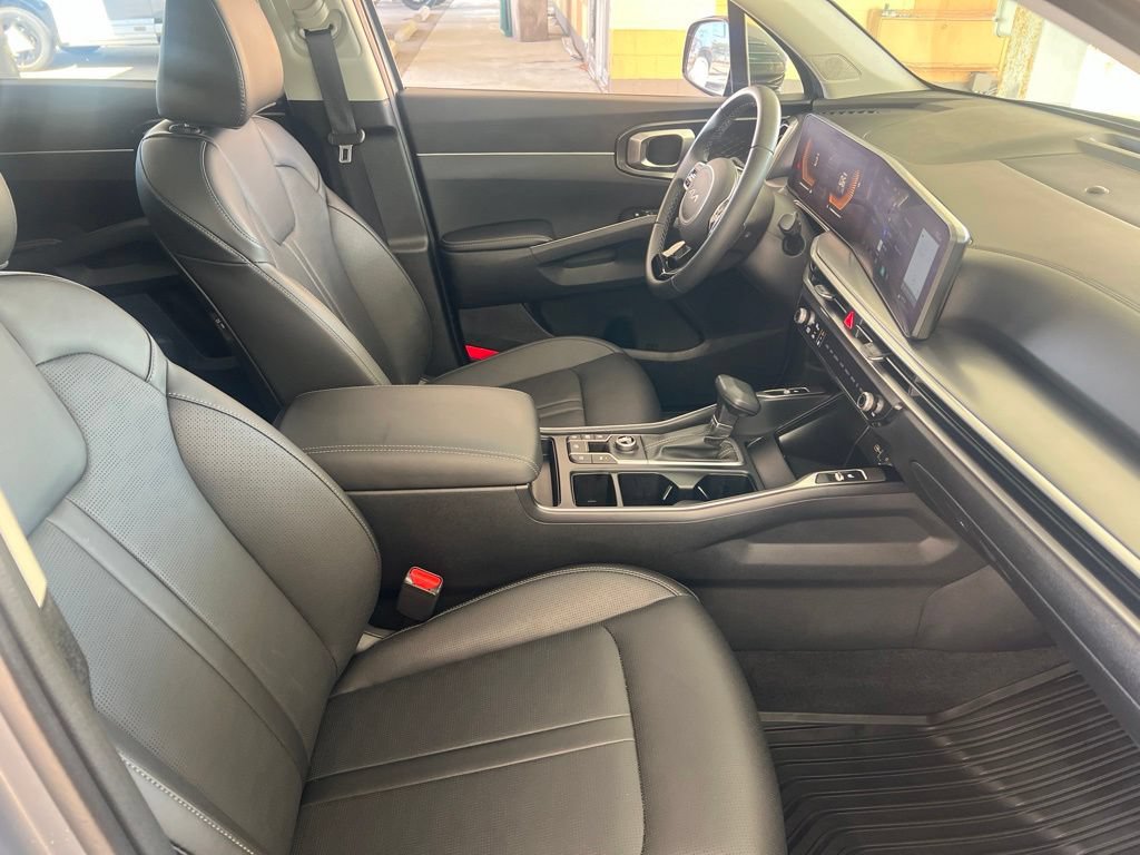 Certified 2025 Kia Sorento S w/ Panoramic Sunroof Package FWD image 20