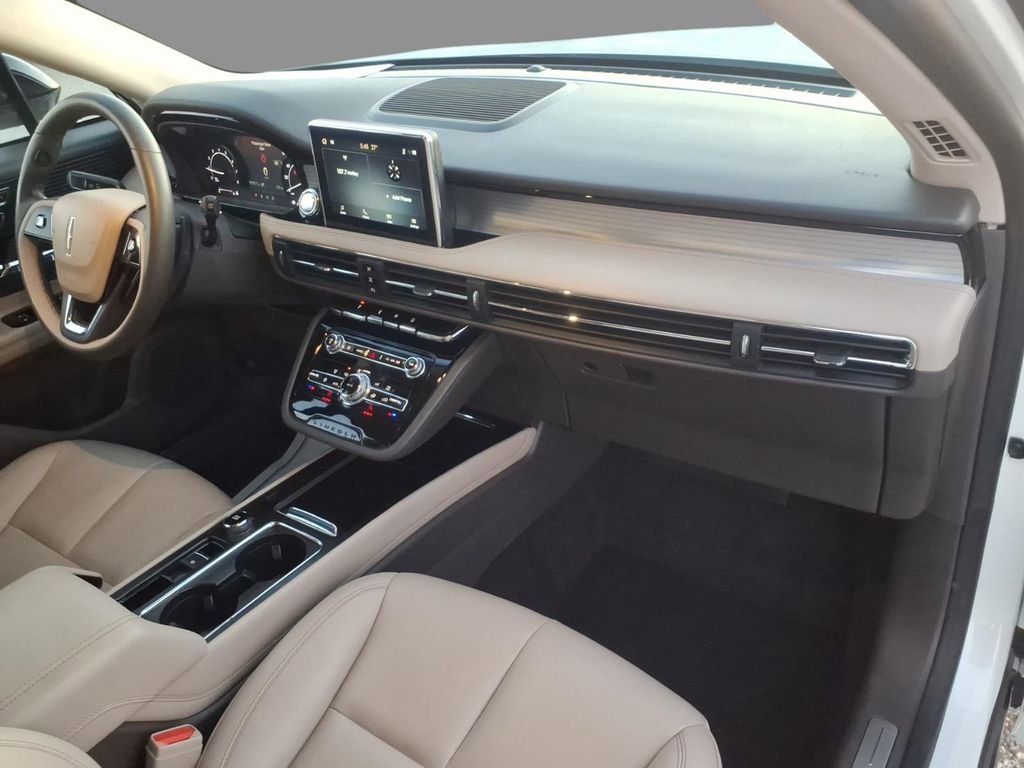 Certified 2022 Lincoln Corsair FWD image 12