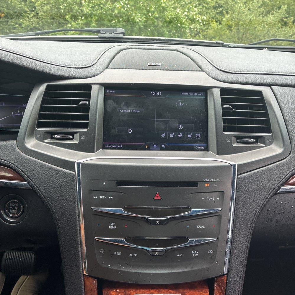 Used 2013 Lincoln MKS AWD image 4