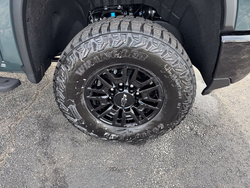 New 2026 Chevrolet Silverado 2500 ZR2 w/ LPO, Dark Essentials Package AWD/4WD image 30