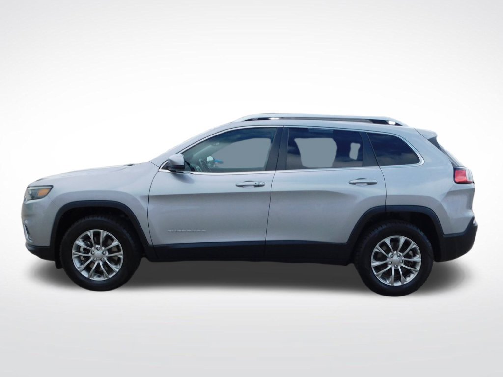 Used 2021 Jeep Cherokee Latitude Plus w/ Mopar Interior Package AWD/4WD image 6