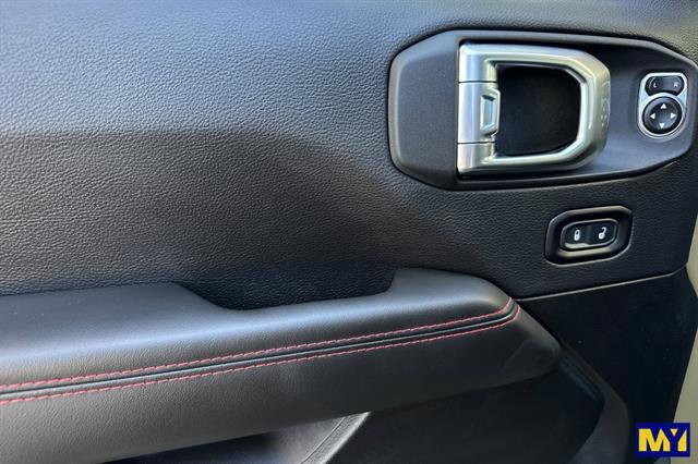 Used 2025 Jeep Wrangler Rubicon w/ Safety Group image 11