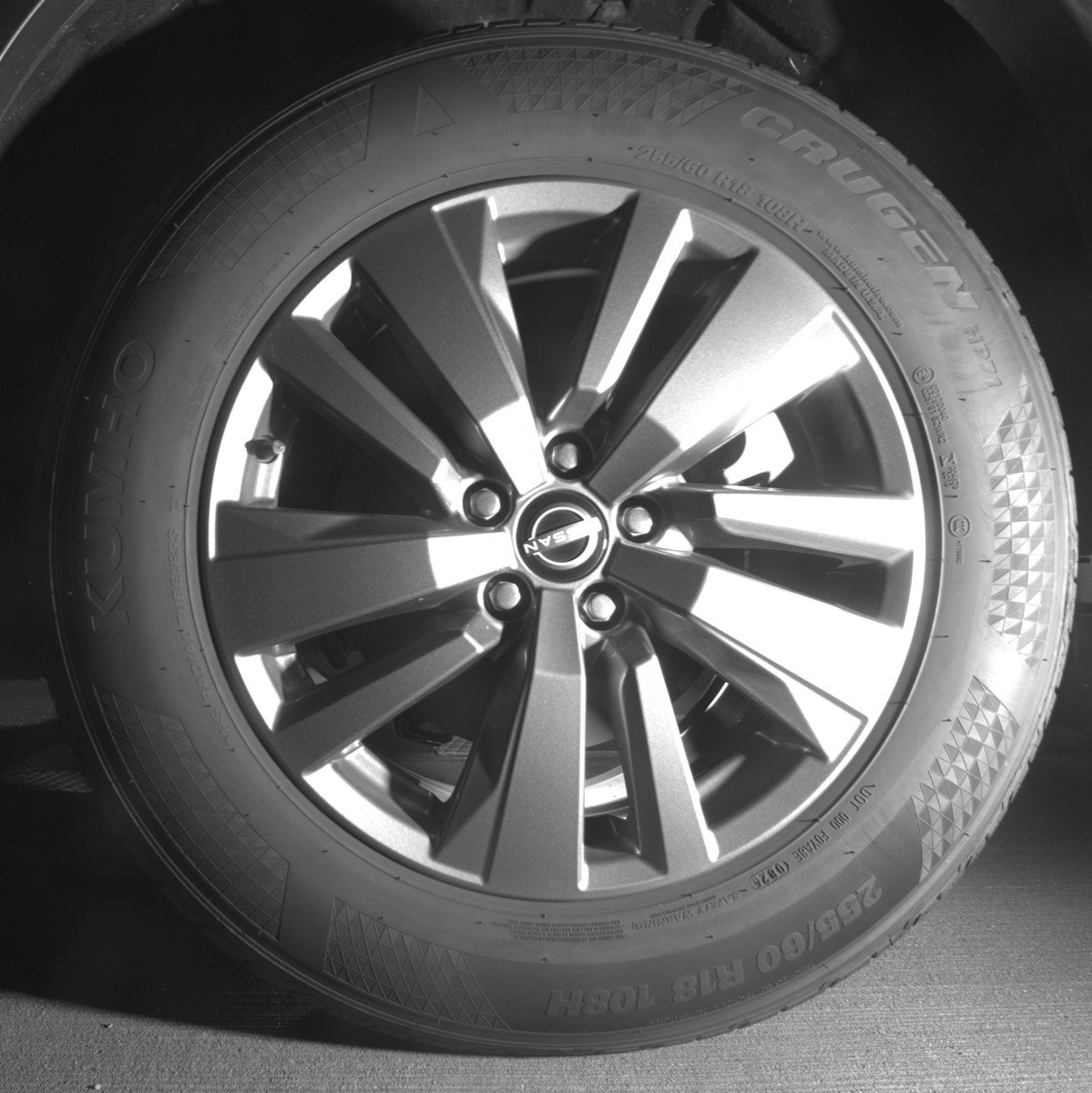 Used 2025 Nissan Pathfinder SV AWD/4WD image 14