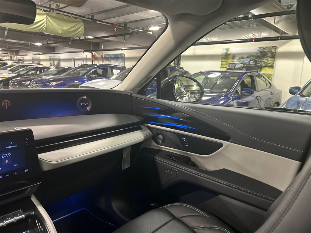 Used 2025 Lincoln Nautilus Premier w/ Equipment Group 102A image 24