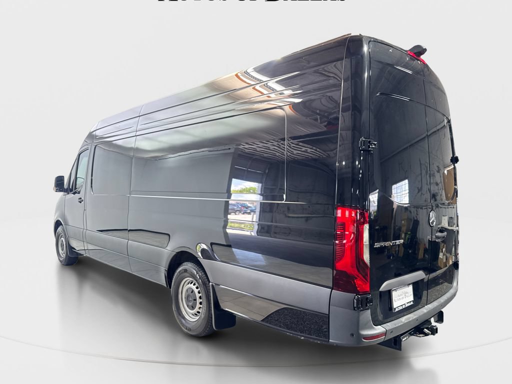 Used 2024 Mercedes-Benz Sprinter 2500 image 7