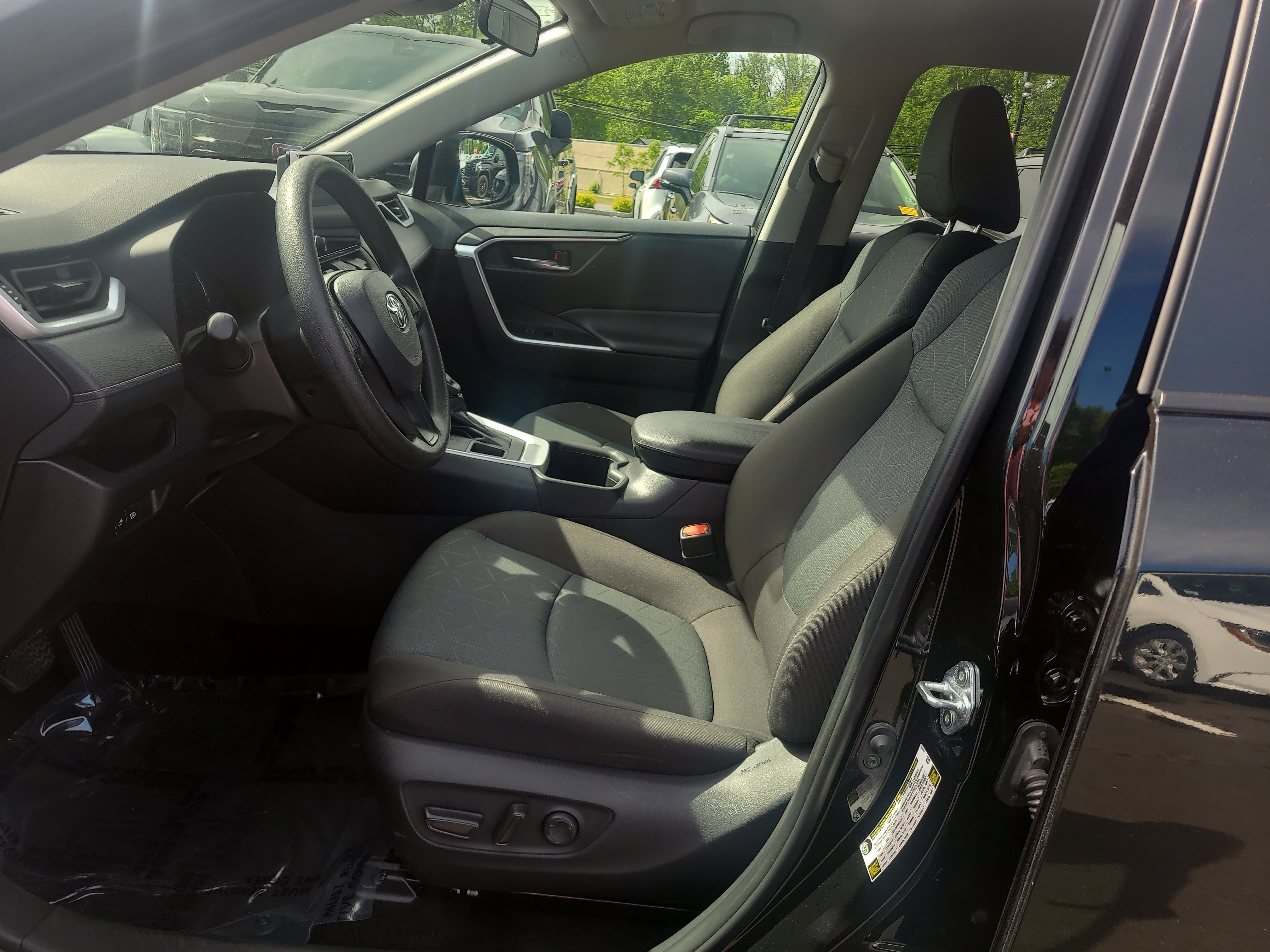 Certified 2025 Toyota RAV4 XLE AWD/4WD image 16