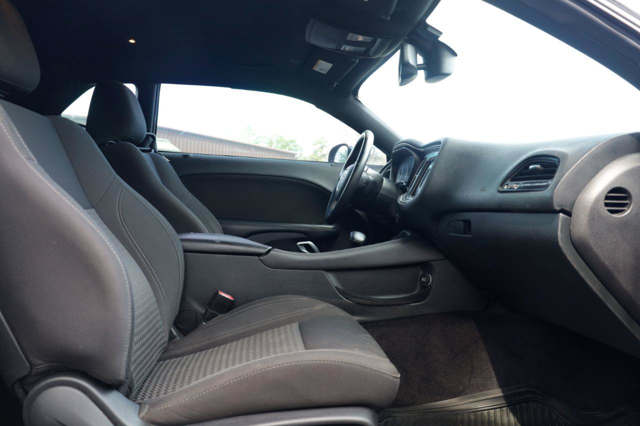 Used 2017 Dodge Challenger R/T RWD image 16