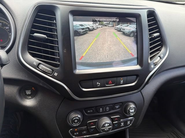 Used 2021 Jeep Cherokee Latitude Lux w/ Comfort/Convenience Group FWD image 32