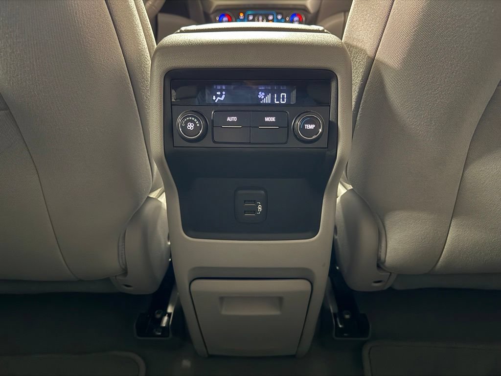 Used 2018 GMC Acadia SLE AWD/4WD image 17