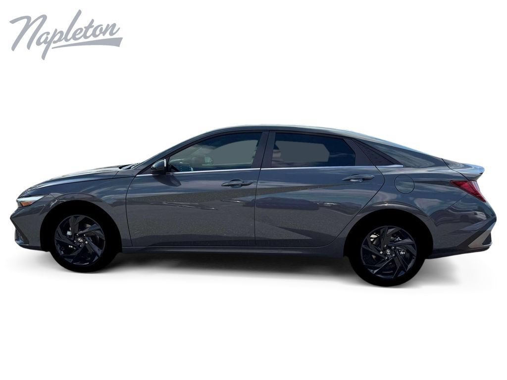 New 2026 Hyundai Elantra SEL Sport Premium FWD image 3