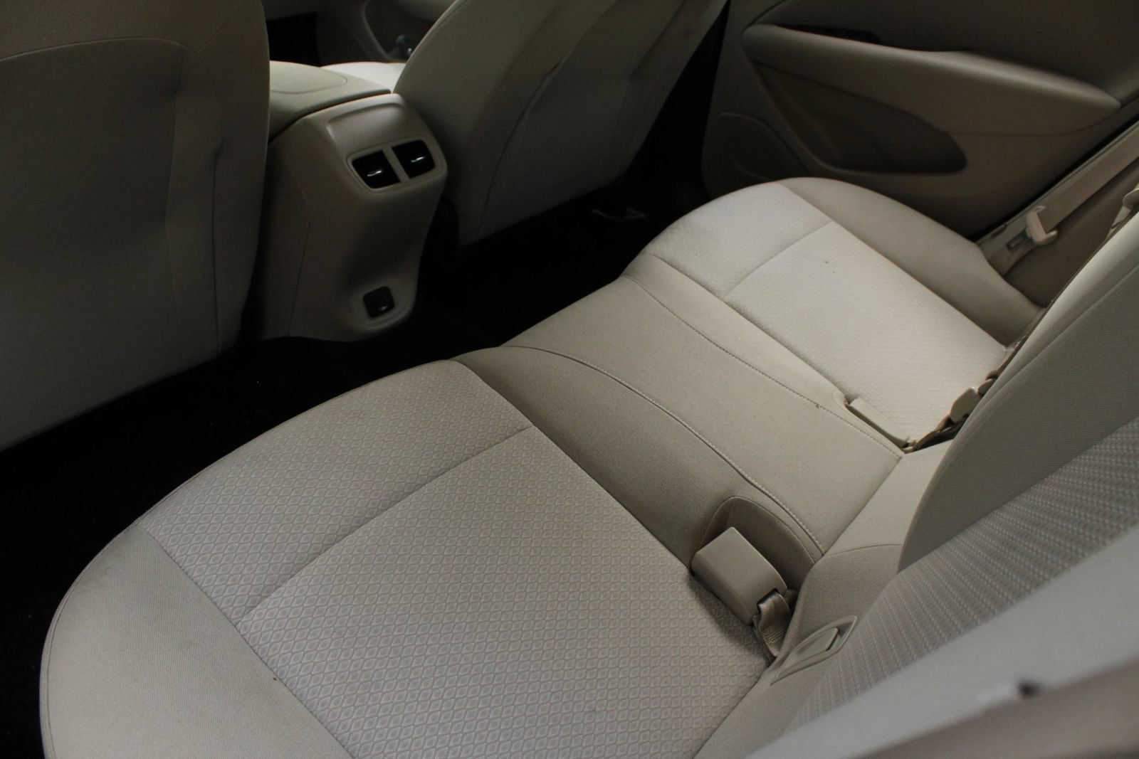 Used 2018 Buick Regal Preferred w/ Sights and Sounds Package FWD image 20