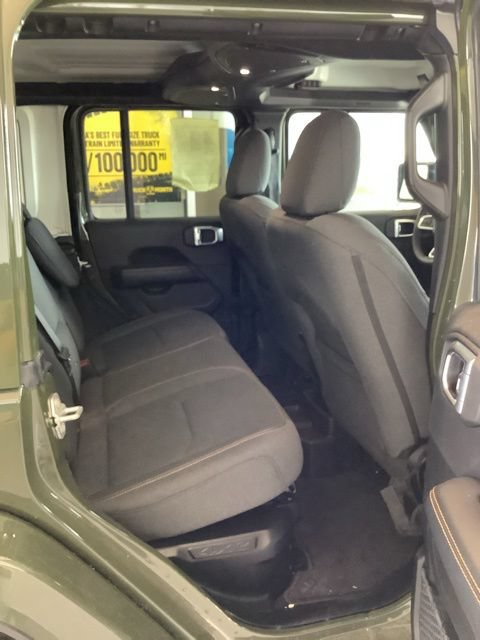 Used 2024 Jeep Wrangler Unlimited Sahara AWD/4WD image 17