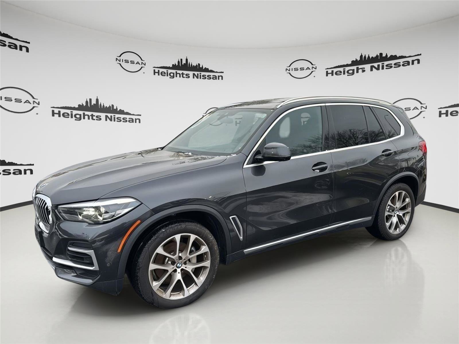 Used 2022 BMW X5 xDrive40i w/ Premium Package image 1