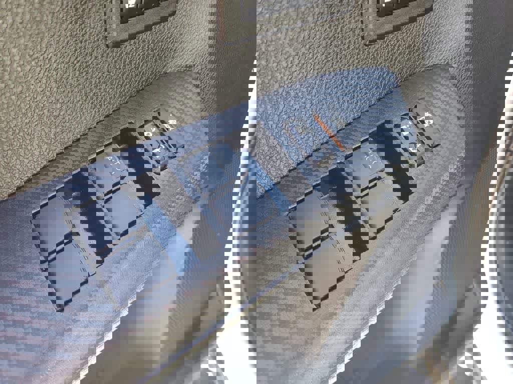 Used 2015 Toyota RAV4 Limited w/ Technology Package image 17