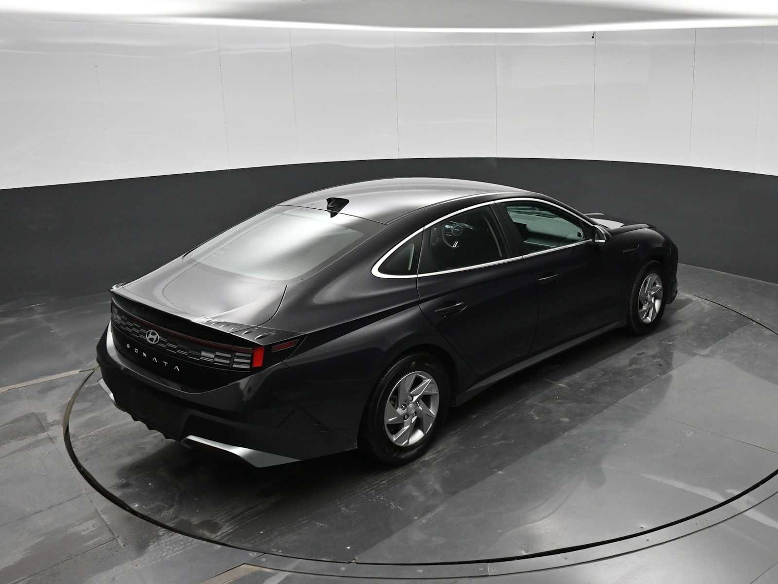 Used 2025 Hyundai Sonata SE FWD image 30