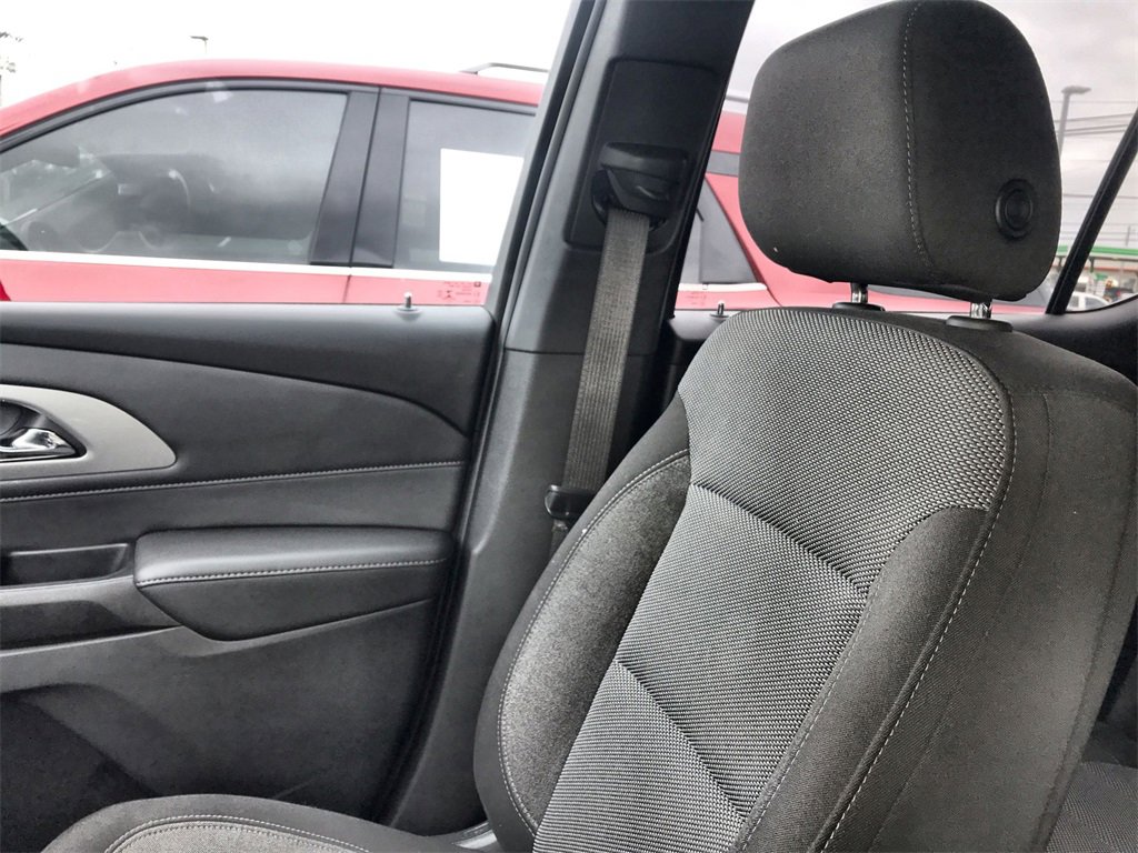 Used 2023 Chevrolet Traverse LT image 23