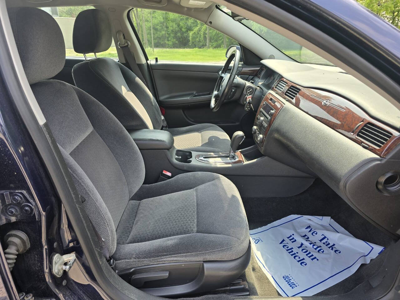 Used 2011 Chevrolet Impala LT FWD image 13