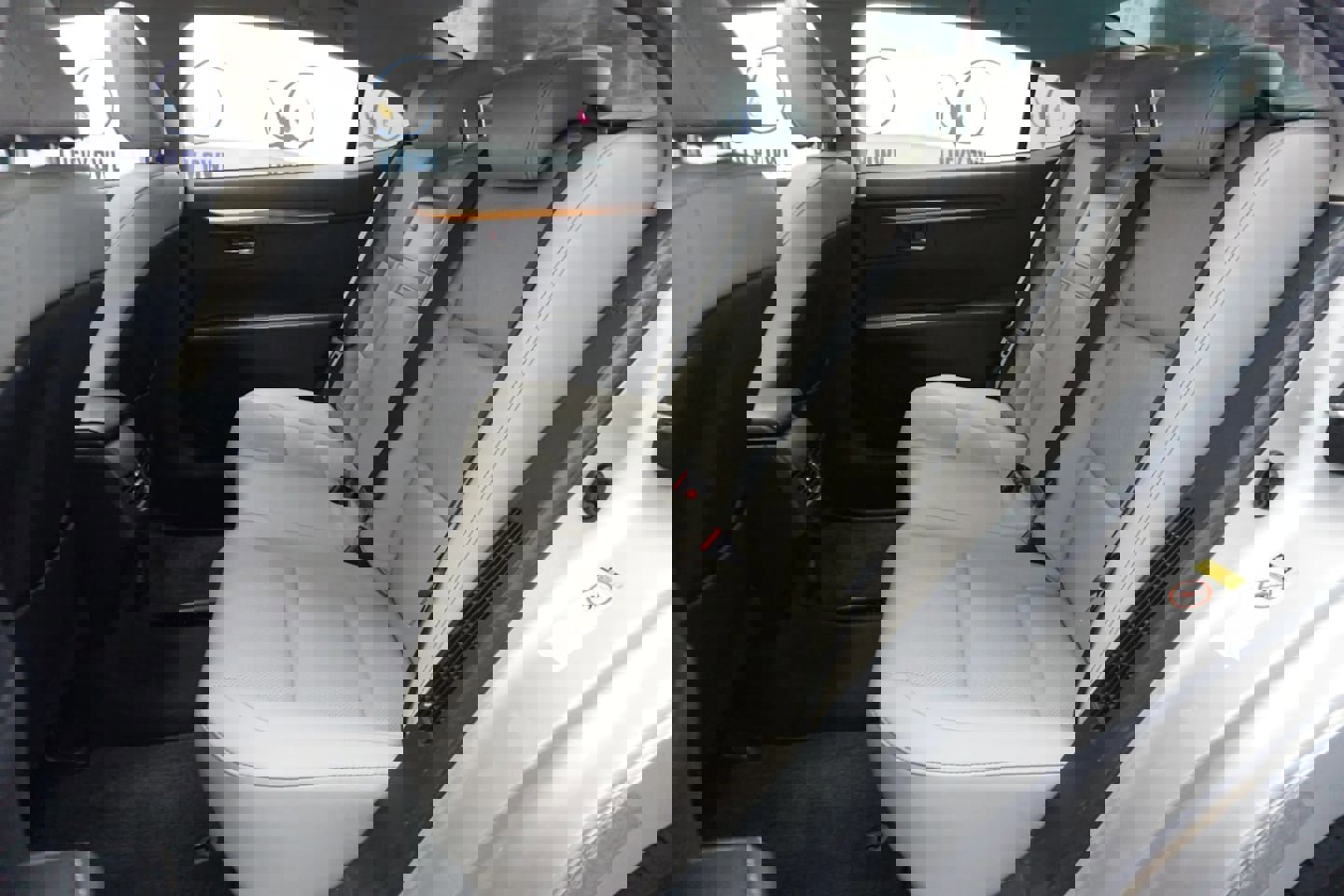 Used 2013 Lexus ES 300h image 11