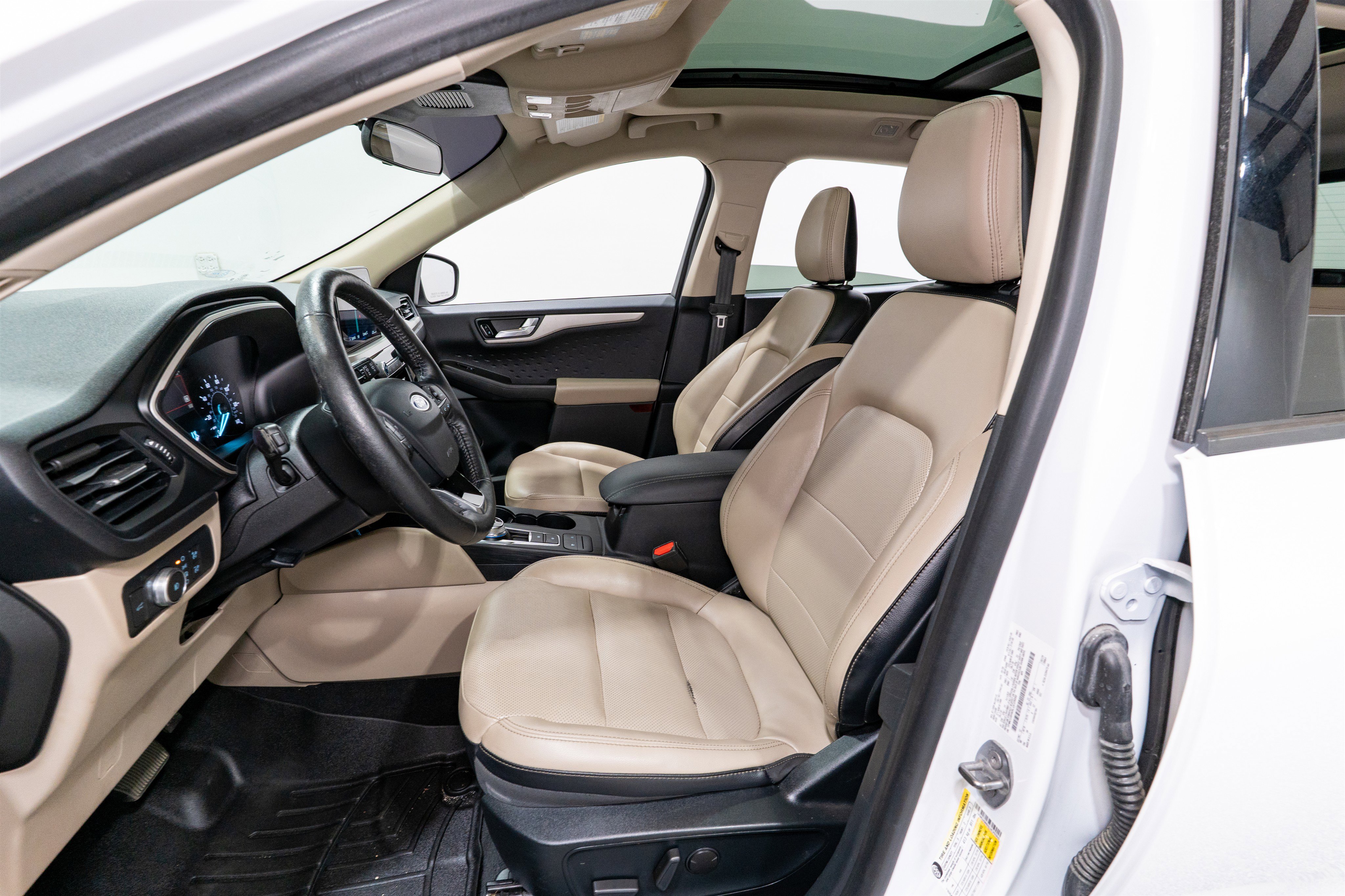 Used 2020 Ford Escape SEL image 15