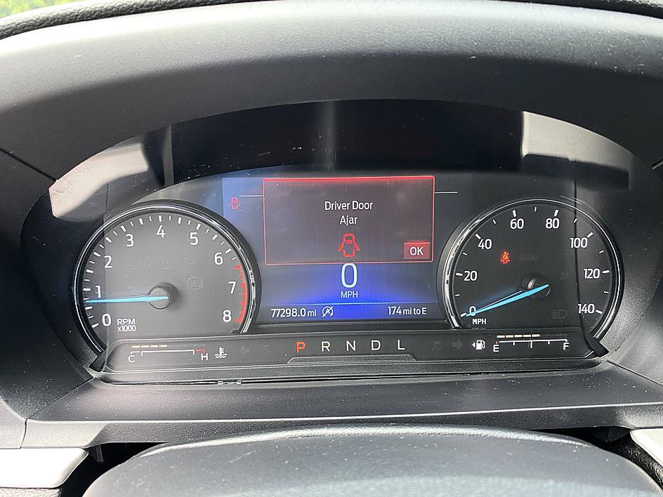 Used 2021 Ford Explorer XLT w/ Equipment Group 202A AWD/4WD image 16