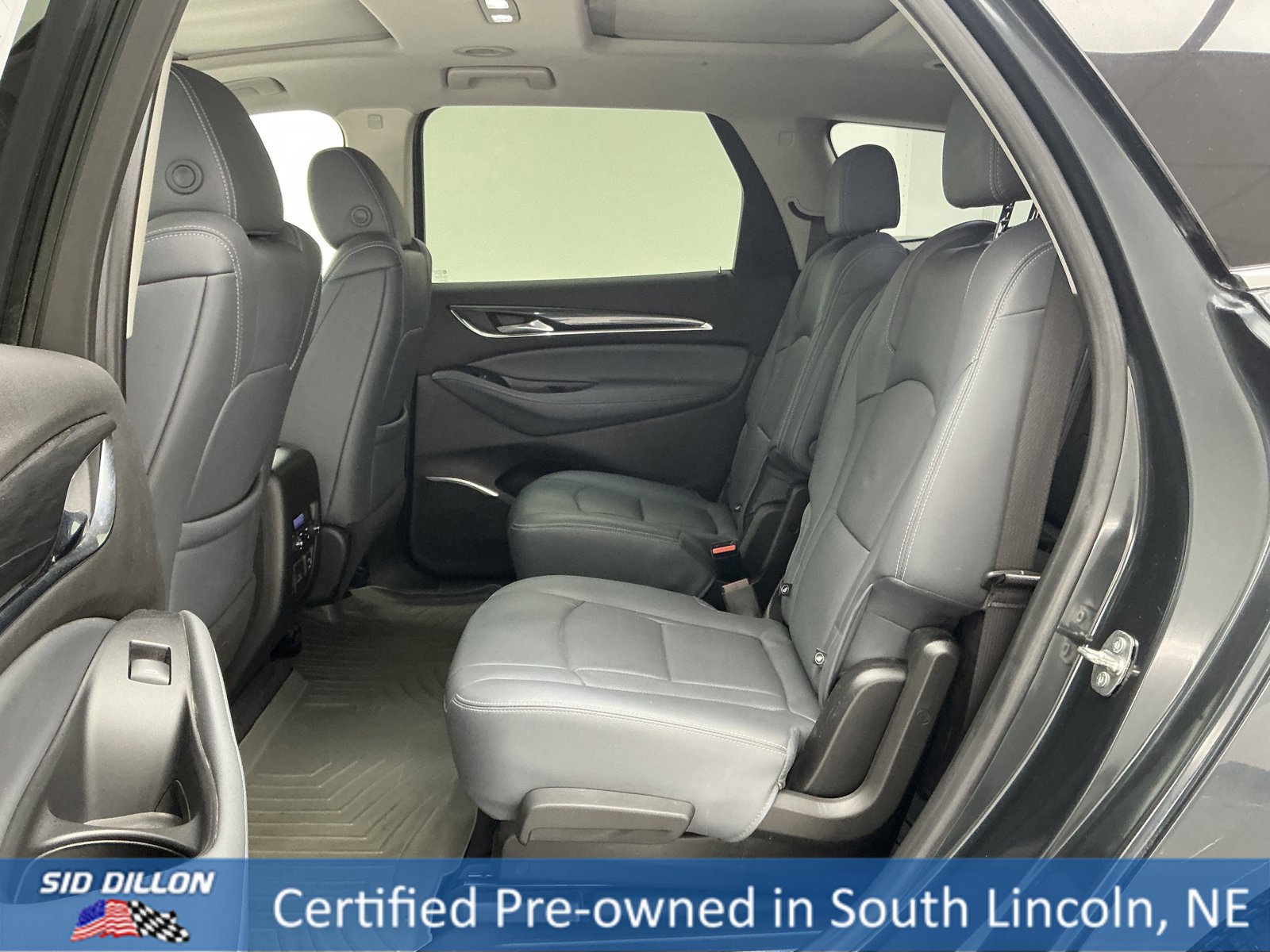 Used 2021 Buick Enclave Premium w/ Sun and Sites Package image 18