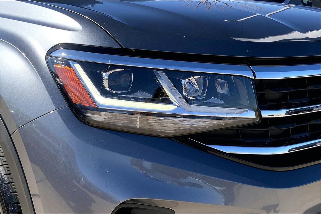 Used 2023 Volkswagen Atlas Cross Sport SE image 28