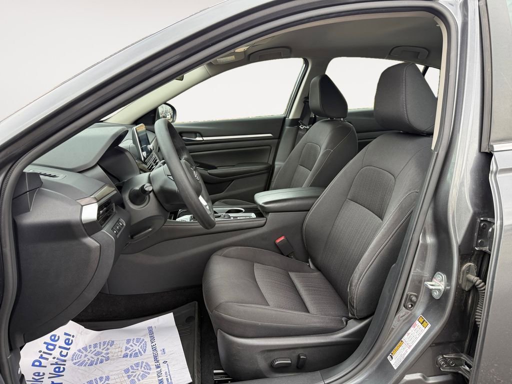 Used 2023 Nissan Altima 2.5 SV image 9