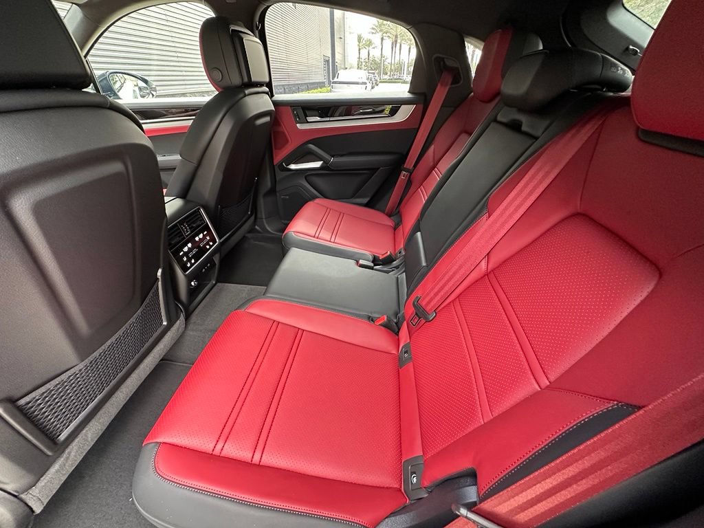 Certified 2026 Porsche Cayenne E-Hybrid Coupe AWD/4WD image 40