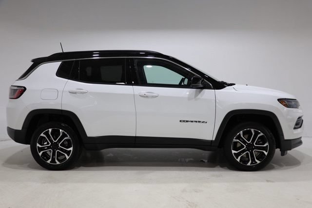 Used 2023 Jeep Compass Limited w/ Sun and Sound Group AWD/4WD image 8