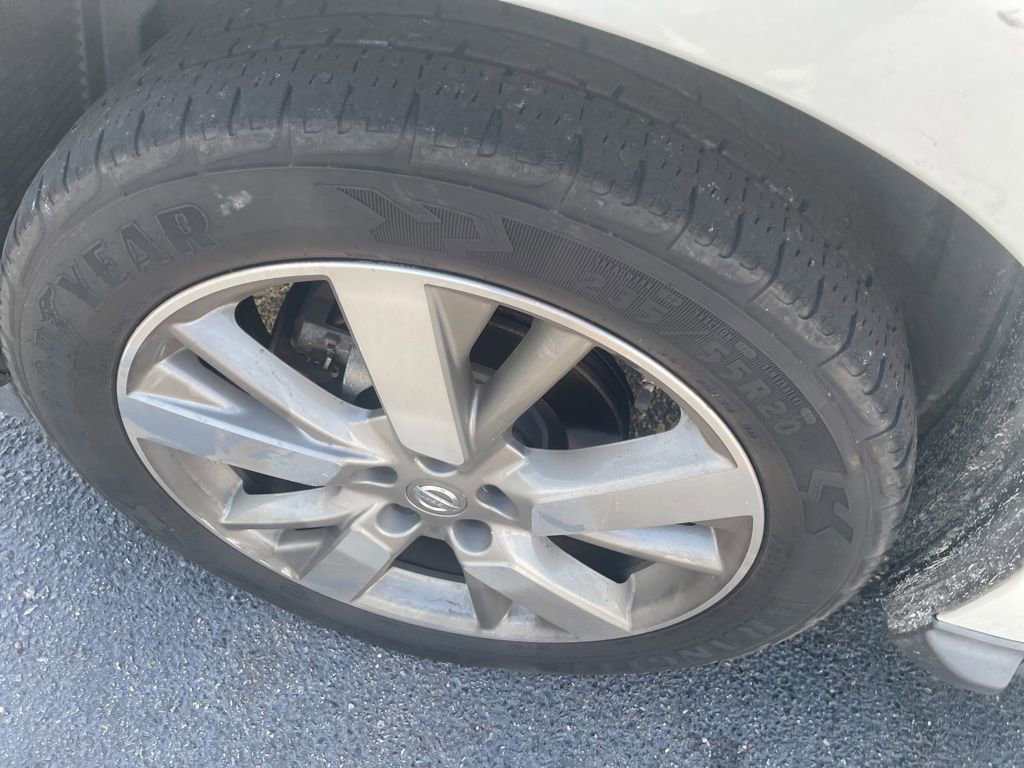 Used 2014 Nissan Pathfinder Platinum image 13