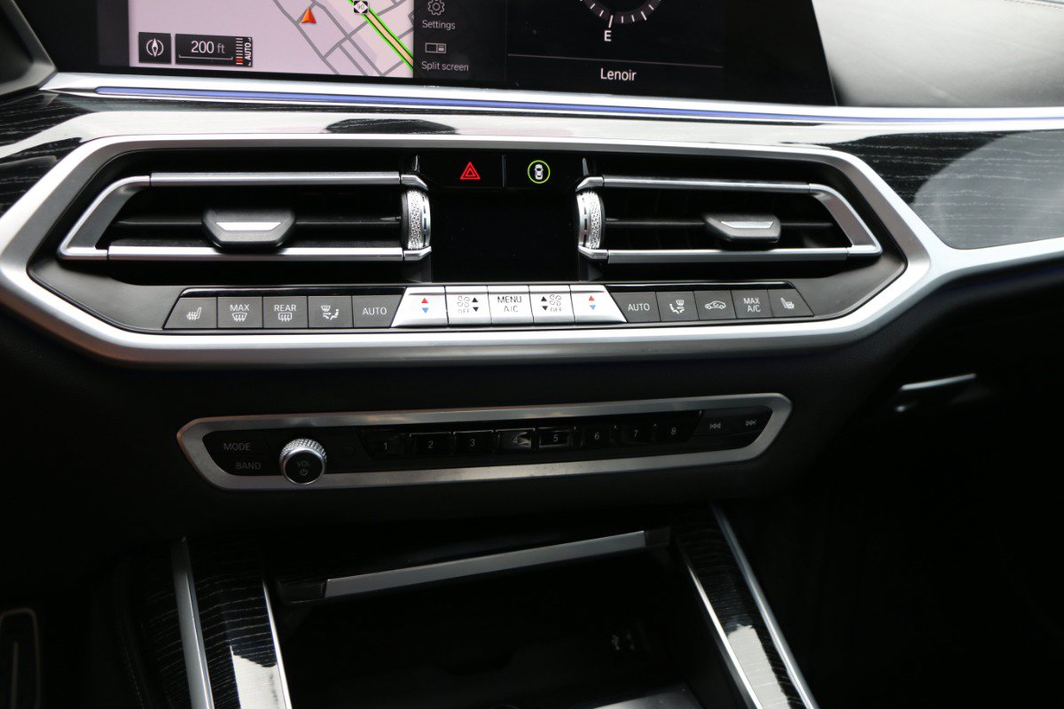 Used 2021 BMW X7 M50i w/ Executive Package AWD/4WD image 25