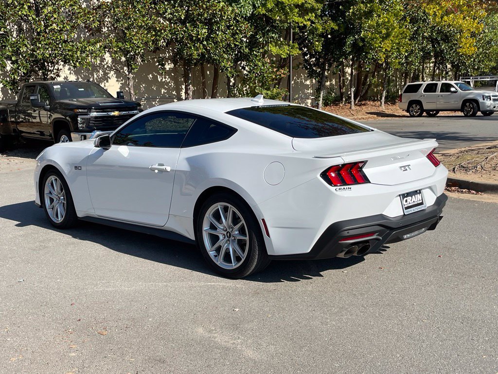 Used 2025 Ford Mustang GT Premium RWD image 5