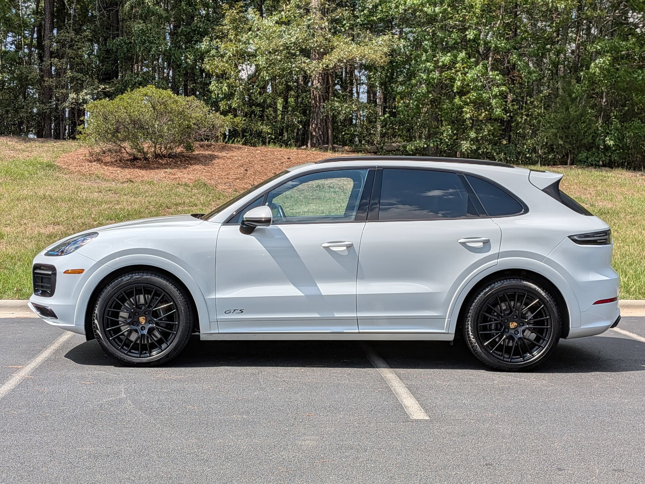 Certified 2023 Porsche Cayenne GTS AWD/4WD image 2
