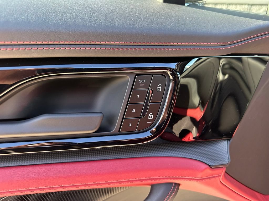 Used 2026 Porsche Panamera RWD image 19