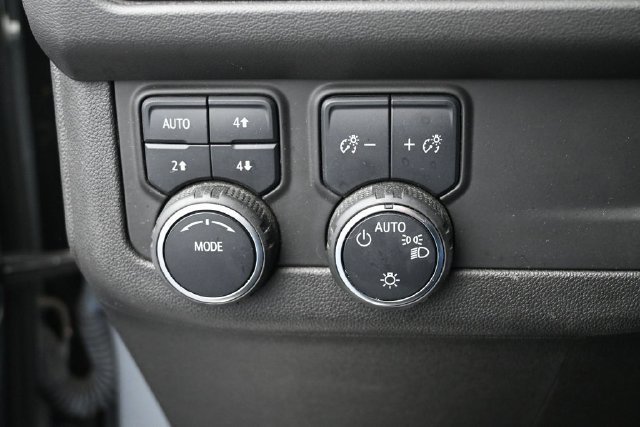 Used 2023 Chevrolet Suburban Premier AWD/4WD image 36