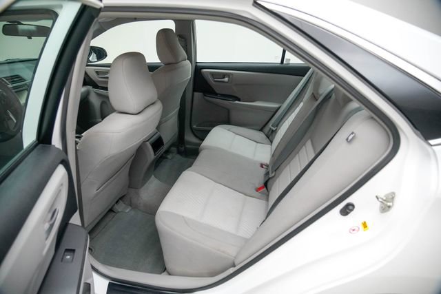 Used 2015 Toyota Camry LE image 8