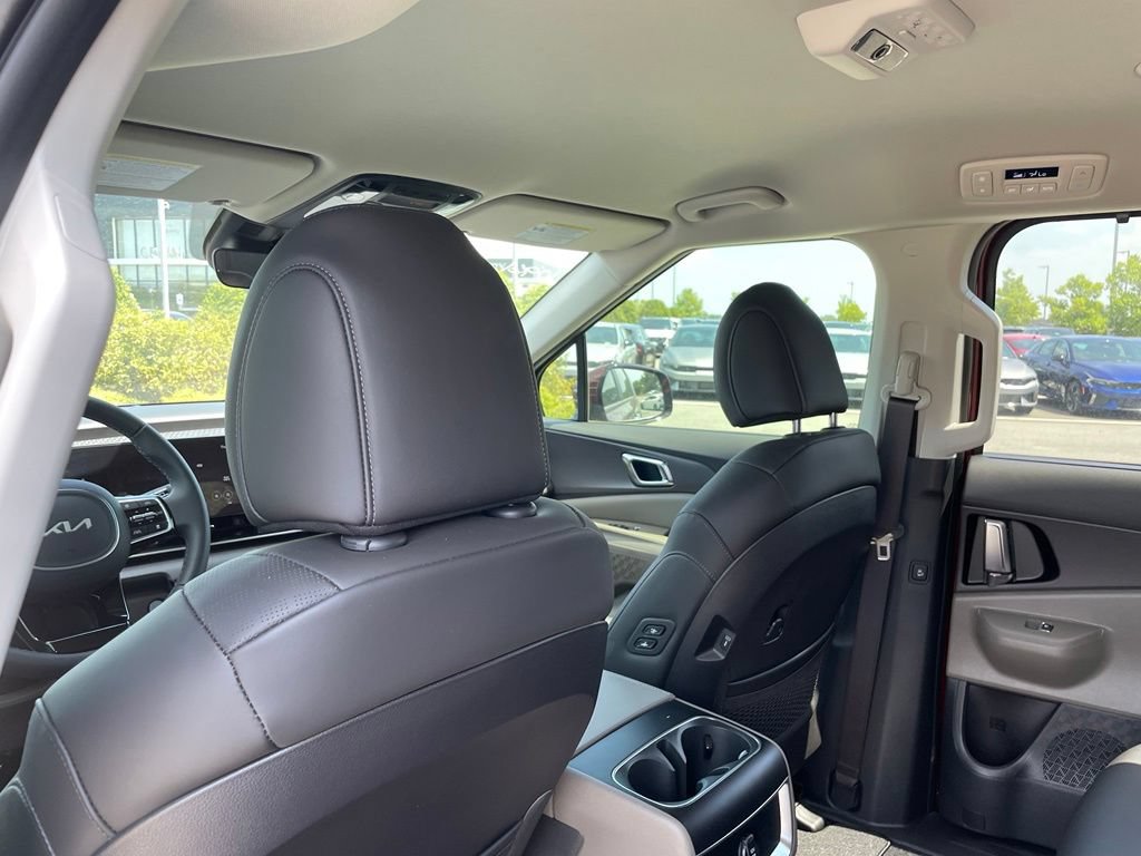 New 2026 Kia Carnival EX FWD image 25