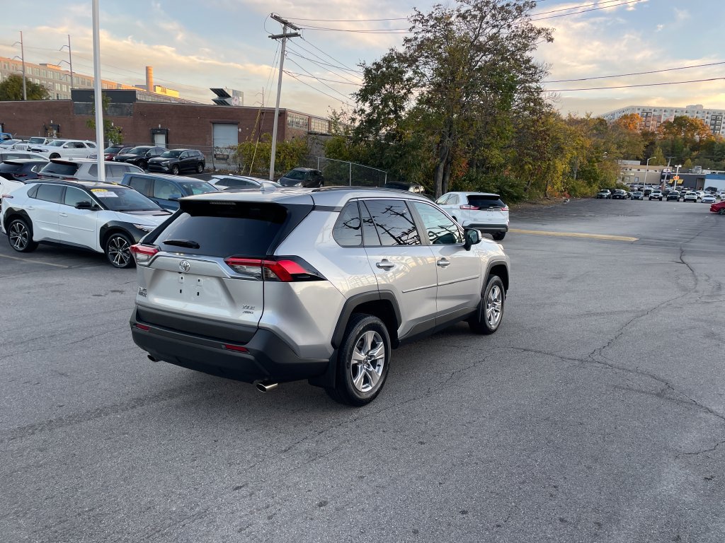 Used 2025 Toyota RAV4 XLE w/ Weather Package AWD/4WD image 5