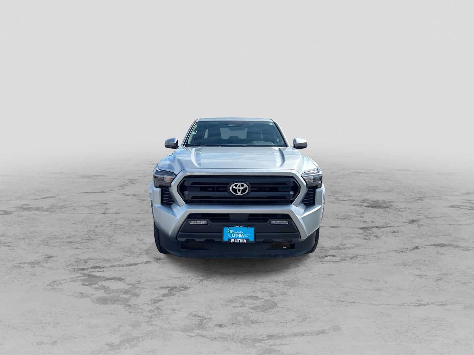 Used 2024 Toyota Tacoma SR5 AWD/4WD image 3